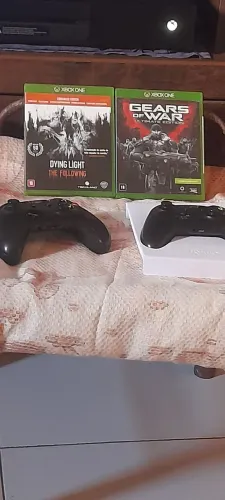 Vendo gears of war ultimamente edition  e dying light the following