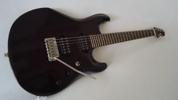 Guitarra Music Man JP 50 ( Estado de Zero - Não Envio - Não Troco )
