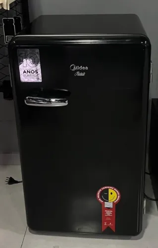 VENDO FRIGOBAR MIDÉIA NOVÍSSIMO.