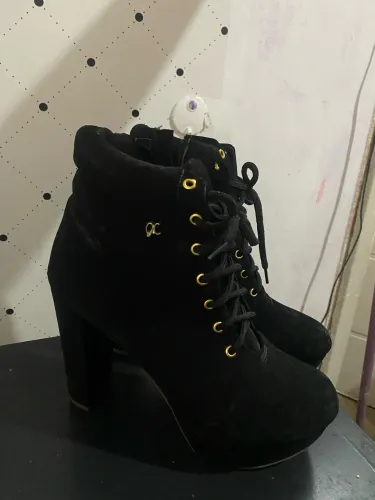Salto alto preto