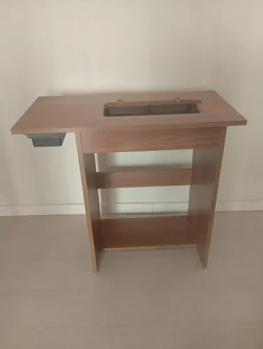 Mesa para máquina de costura Singer facilita 43