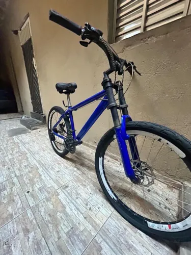 Bicicleta aro 26 com freio a disco