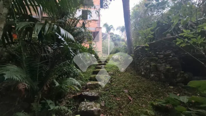 Casa com 4 suítes e acesso privativo a Lagoa na Praia do Luz em Imbituba, SC