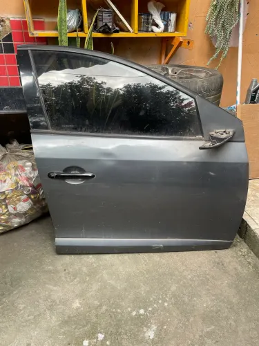 Porta Renault fluence 2013 dianteira e traseira lado direto