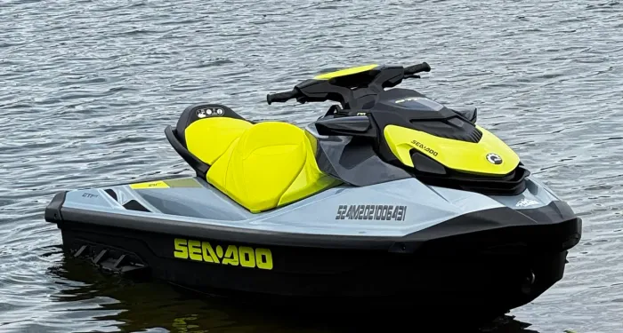 Jet ski