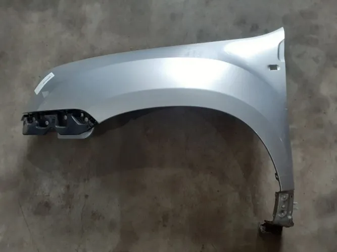 PARALAMA LADO ESQUERDO RENAULT DUSTER 2018
