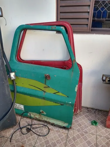 Porta usada f1000 f4000 f350 f100