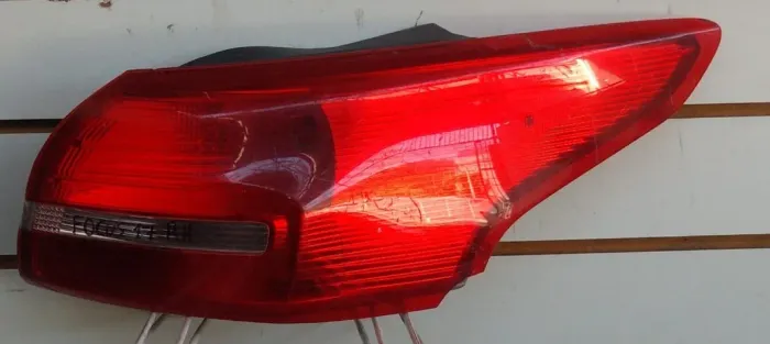 LANTERNA FORD FOCUS 17 RH