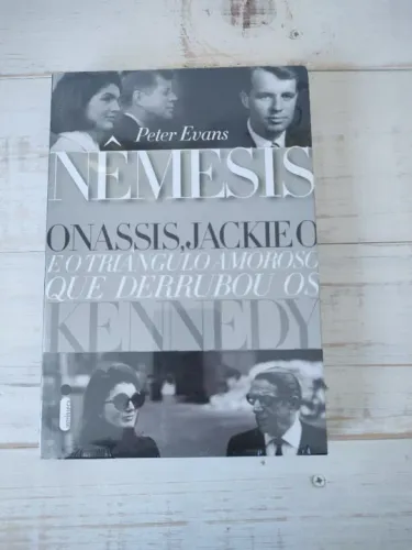 Livro Nêmesis - Peter Evans