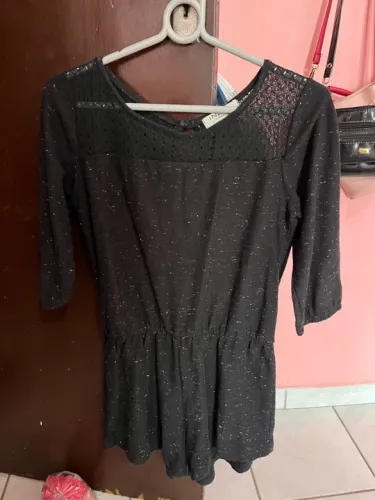 Macacão preto com renda
