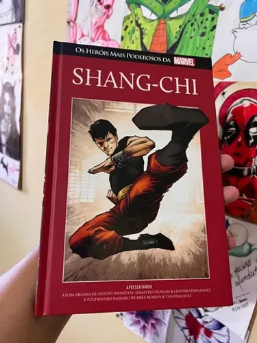 Shang-Chi Salvat capa vermelha