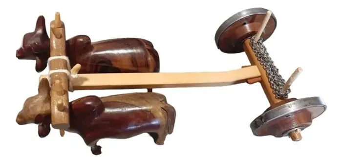 Carretão De Bois Miniatura Artesanal Decoração Fazenda Sitio ( Carretão + Bois )