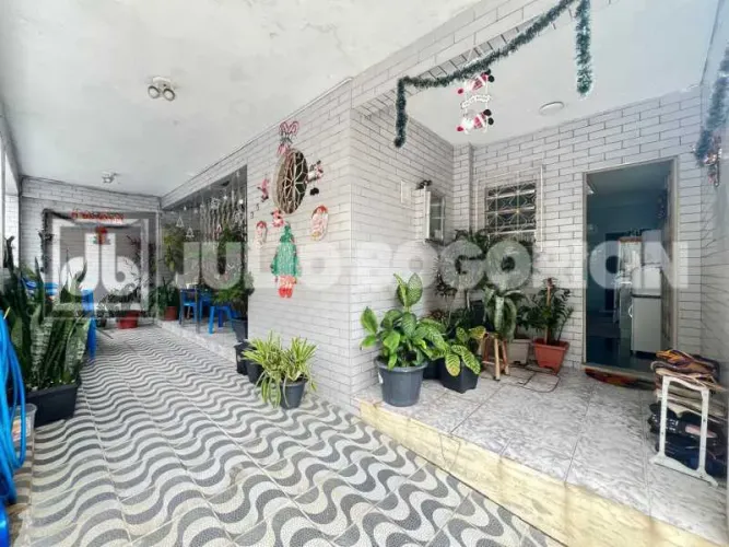 Ilha do Governador - Portuguesa - Casa Duplex - Varanda - Terraço - Sala - 3 Quartos - Suí