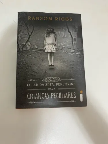 Livro O Lar da Srta. Peregrine para Crianças Peculiares