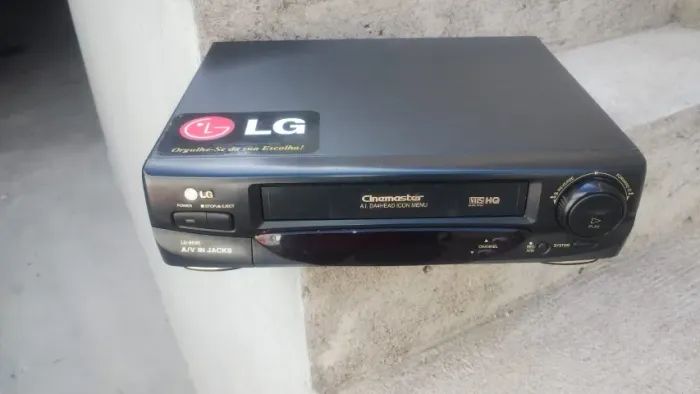 SUCATA VÍDEO CASSETE LG 65SB NÃO LIGA PARA PEÇAS
