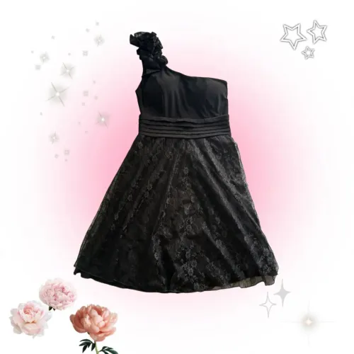 Vestido rendado alça unilateral