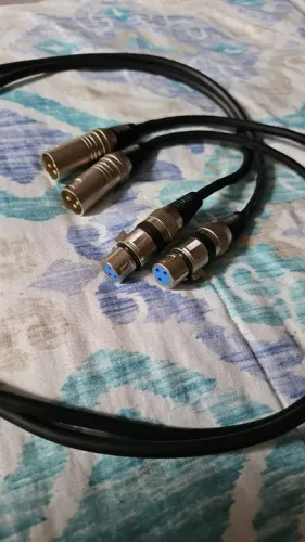 Dois Cabos para mesa som Santo angelo com pugls XLR femea e XLR macho, com 1,20  mts