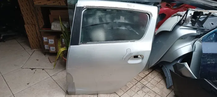 Porta traseira esquerda Sandero 2015/16/17/18/19/20/21/22