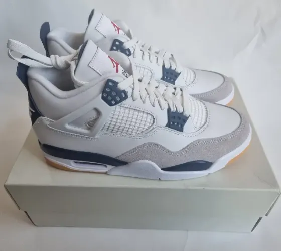 Tênis Nike Air Jordan 4 Retro SB Navy Tamanho 40 NOVO