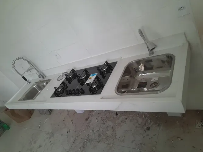 Pia em porcelanato para Cozinha Compacta