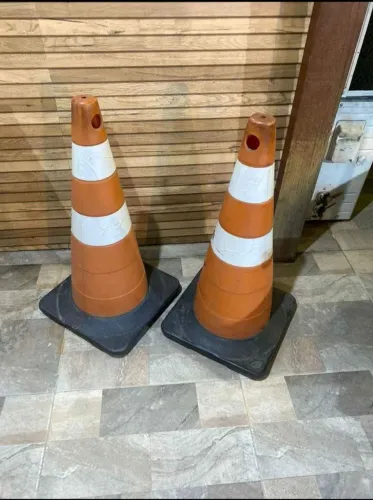 cones de sinalização base de borracha 