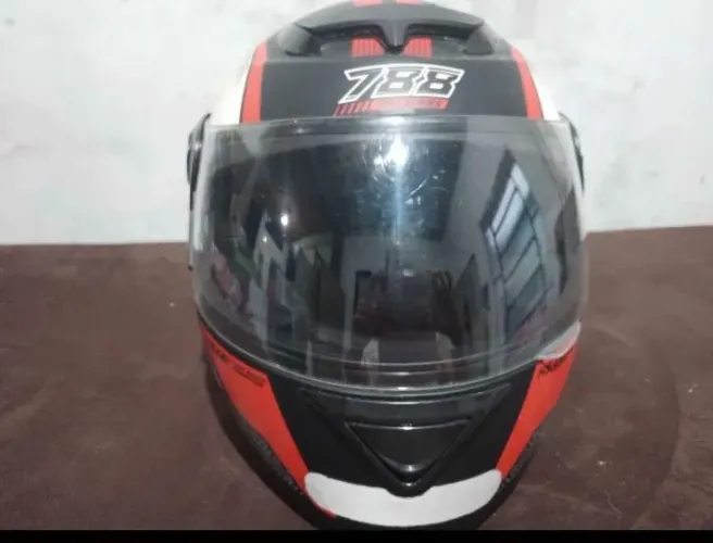 Capacete