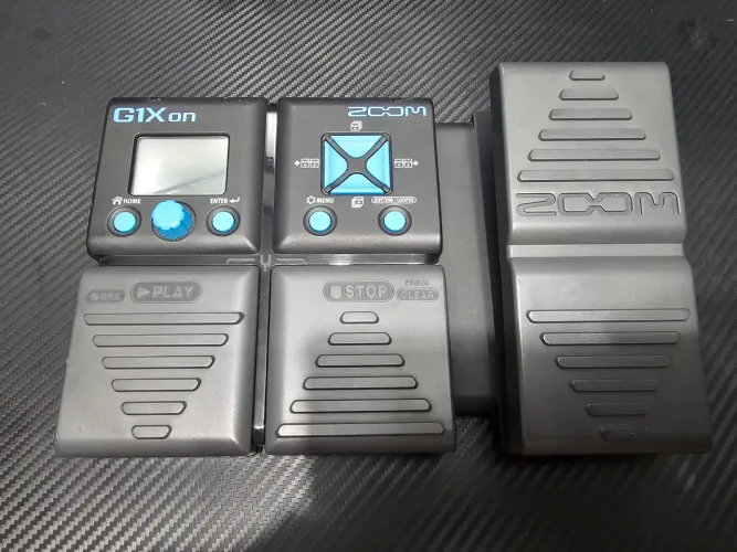 Pedaleira Zoom G1Xon