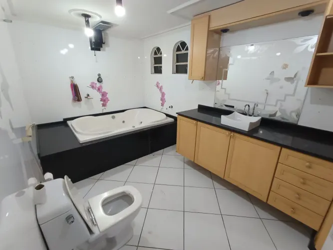 //Casa Cosmecial ou Residencial no Planalto - Financia