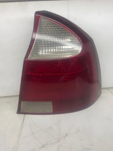 Lanterna traseira direita Corsa Sedan  2004/10