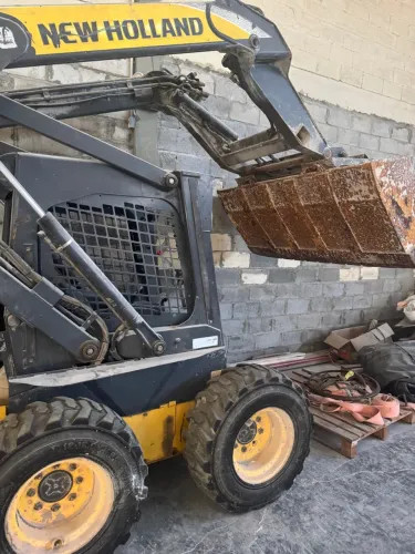 PROMOCAO Mini carregadeira new holland bob cat VENDA RAPIDA