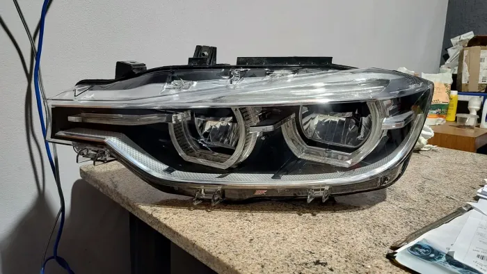 Farol BMW 320i 328i série 3