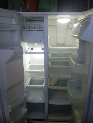 Vendo ou troco  Geladeira 