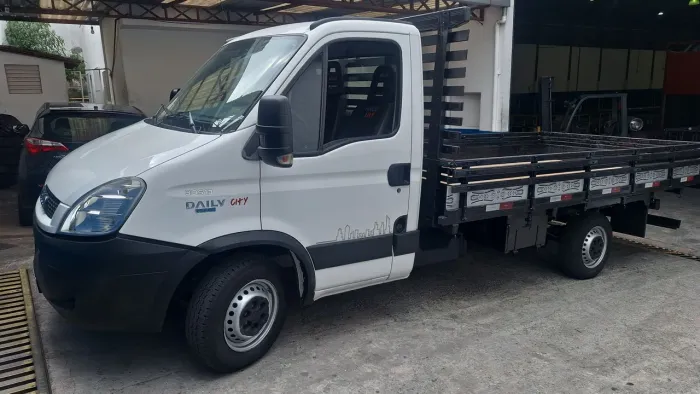 Iveco 30s13 carroceria 