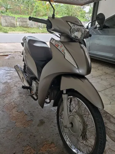 Biz 2022 baixo Km única dona