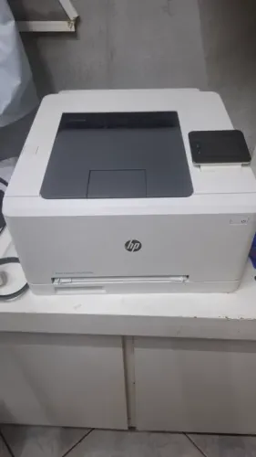 Impressora HP color LaserJet Pro M252dw - Impressão Laser rápida e eficiente