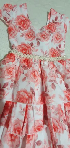 Vestido Infantil Floral com Detalhe em Pérolas