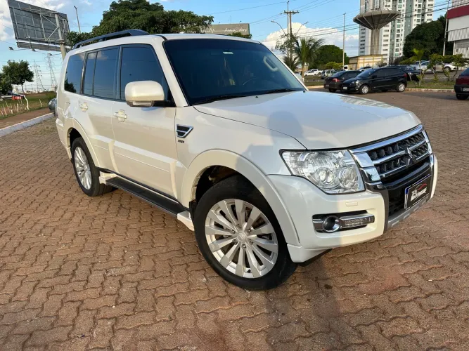 Pajero Full 3.2 Diesel 4x4 2016 7 lugares !