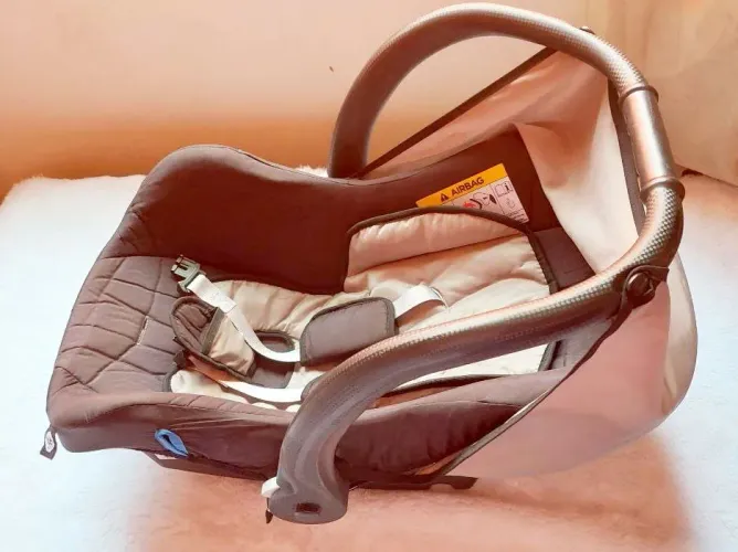 Cadeirinha de bebê para carro tutty baby novo