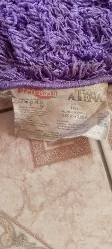 Tapete felpudo cor lilás 