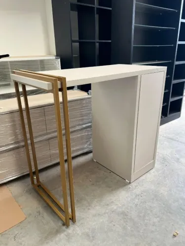 Aparador MDF 30mm com Metalon 90x90x50