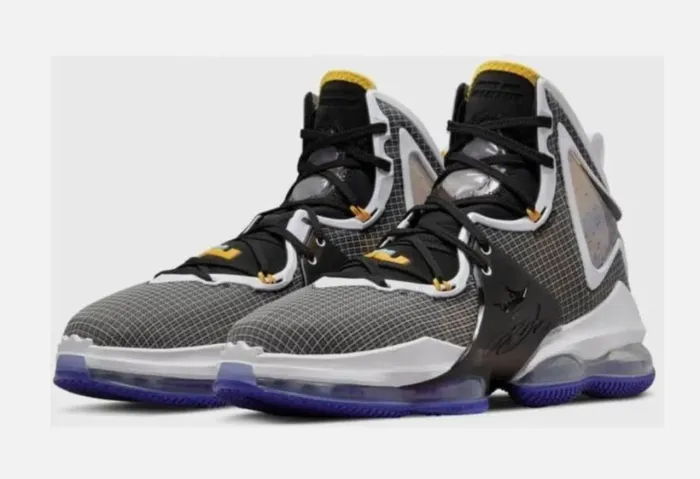 Tênis de basquete Nike Lebron 19