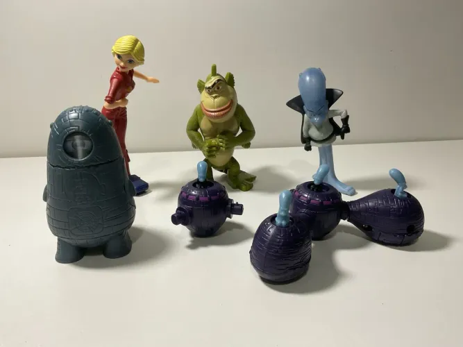 Brinquedos McDonalds Coleção Monstros Vs Alienígenas 2009