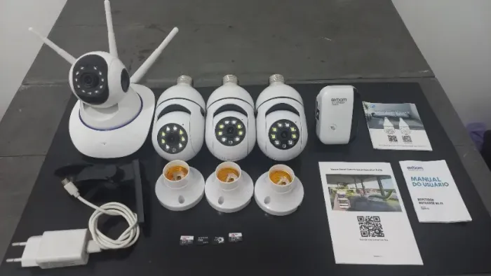 Câmeras de Segurança Wifi - Kit com 4 + Repetidor