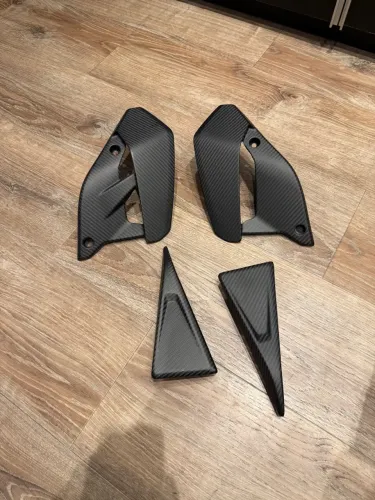 Painéis laterais/carenagem em carbono para monster 797