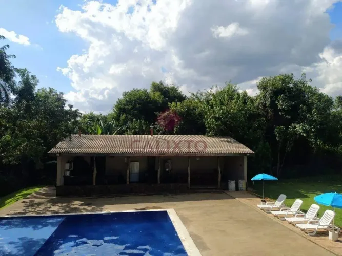 VENDE-SE CHÁCARA PRÓXIMO À RODOVIA CÂNDIDO PORTINARI