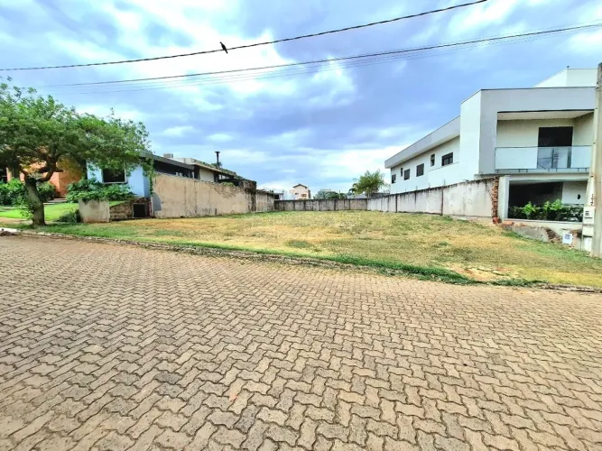 Venda de Terreno / Condomínio na cidade de Araraquara