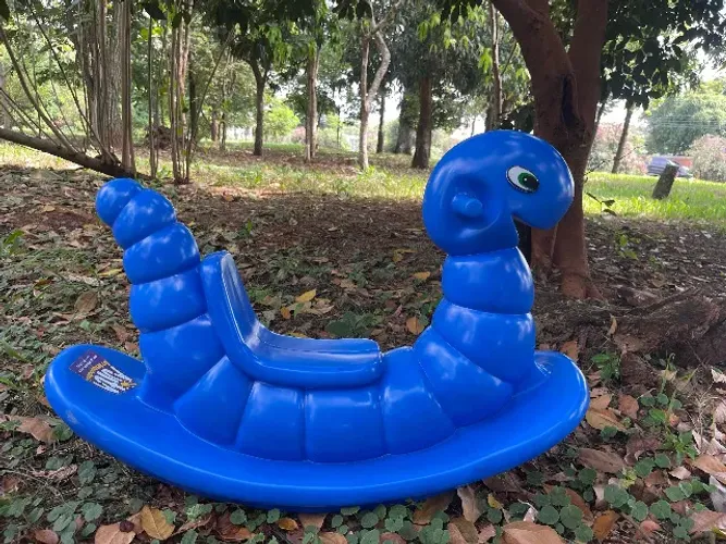 GANGORRA INFANTIL MINHOCA - PLÁSTICO ROTOMOLDADO