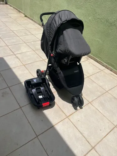 Carrinho de bebê Cosco - Preto - Usado