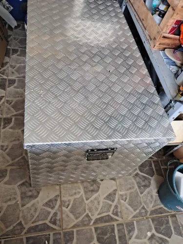 Vendo caixa box de alumínio para ferramenta Fiat Strada