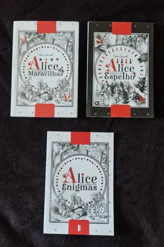 Livros Alice no País das Maravilhas + Aline Através do Espelho (Editora Penkal)